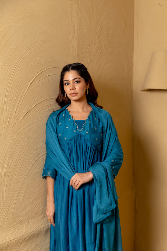 Niraav Kurta Set with Dupatta