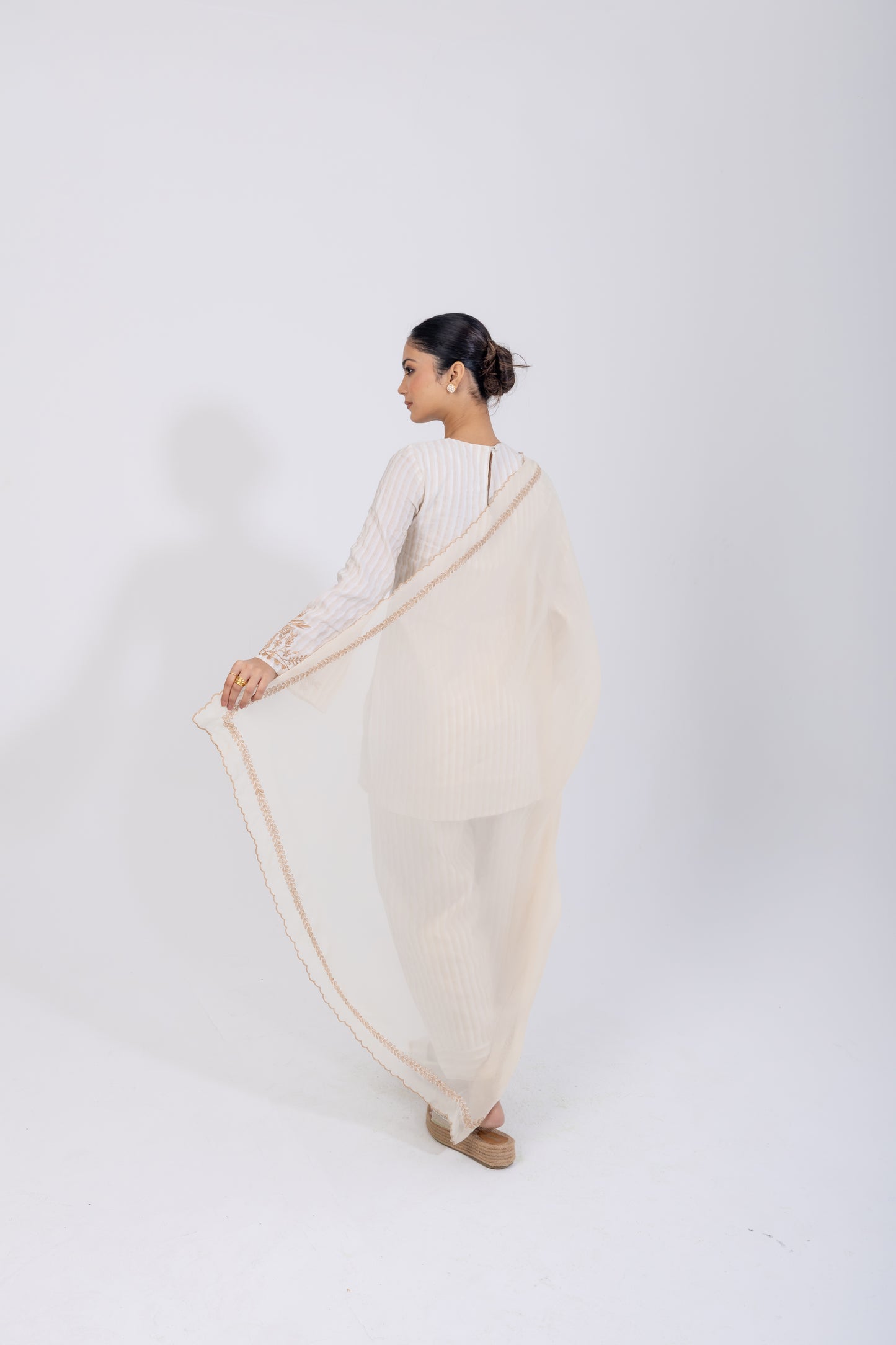 Rekh Kurta Set With Organza Dupatta